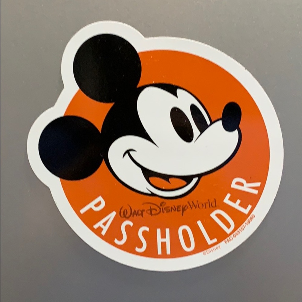 Mickey Annual Pass holder Magnet